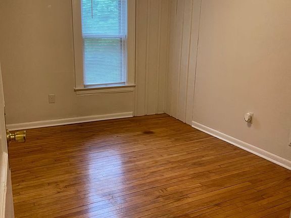 4th image of 519 S Beech St #4
