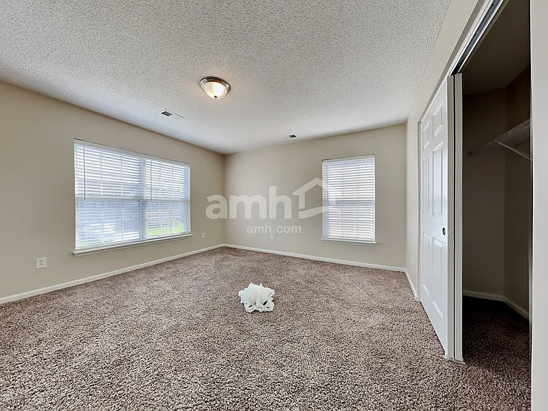 105 Walton Pl — Photo 16