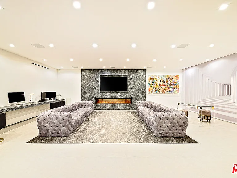 128 N Laurel Ave — Photo 46
