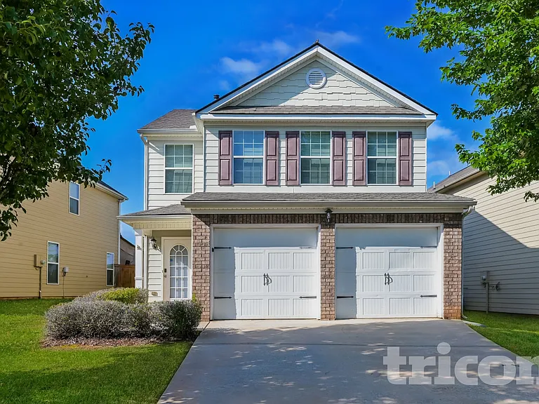 2435 Cornell Cir — Photo 1