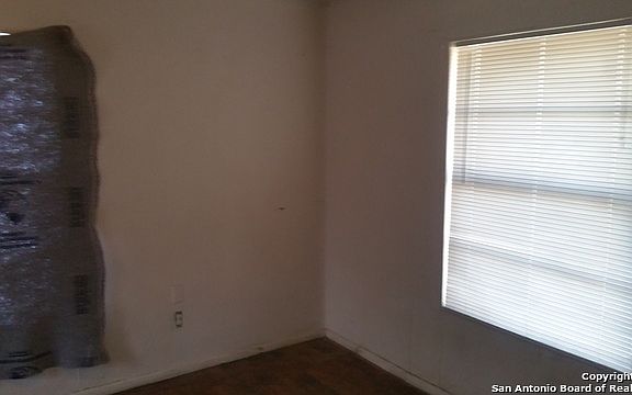 3rd image of 1539 Lamar St