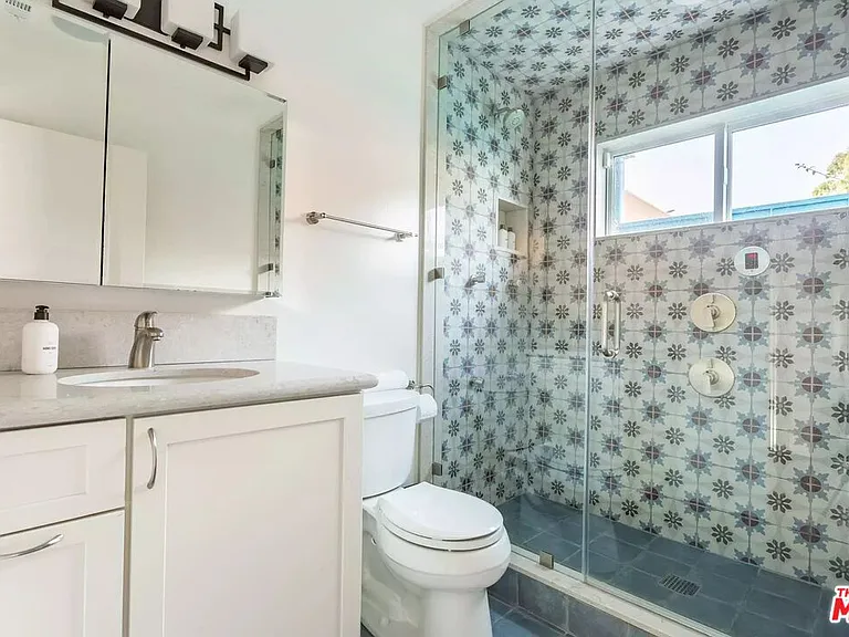 611 Flower Ave — Photo 17
