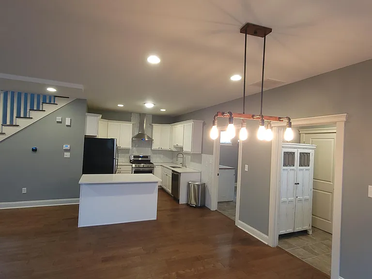 3123 Broadway St — Photo 17