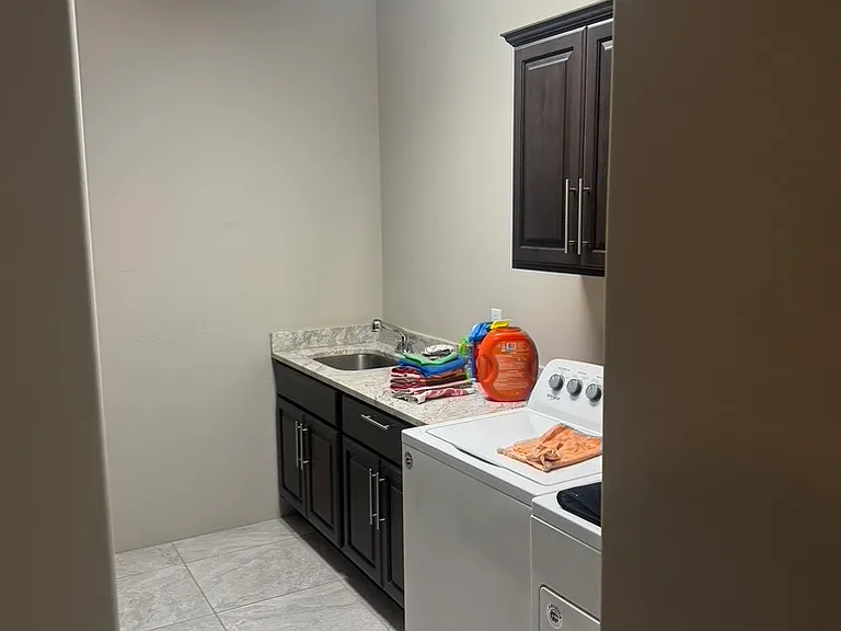 1803 E Alder Cir — Photo 5