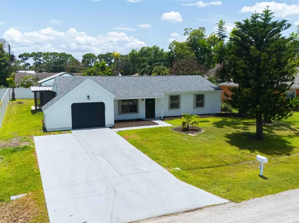2262 SE Tile Terrace, Port St Lucie, FL 34952