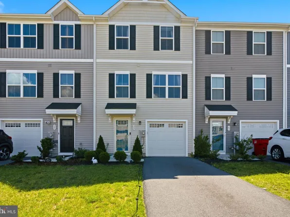 39 Ogunquit Dr, Martinsburg, WV 25403