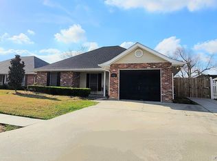 49 Cobblestone E, Houma, LA 70360