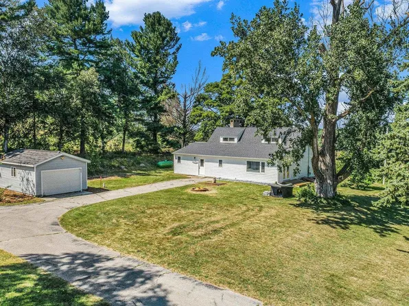 3802 Tompkins Rd, Traverse City, MI 49686
