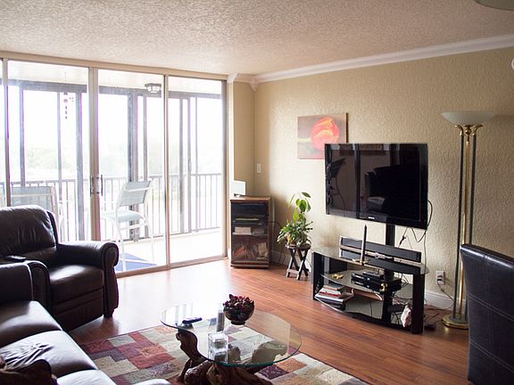 3rd image of 740 S Federal Hwy APT 411