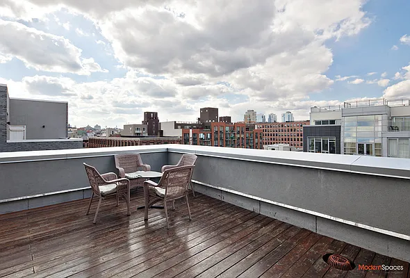 Sold by Modern Spaces | media 23