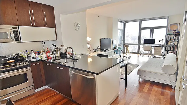 Rented by Park Property Advisors | media 27