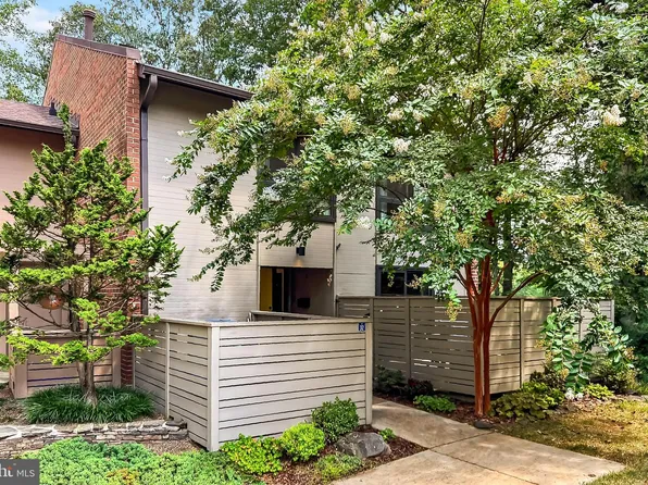 11732 Indian Ridge Rd, Reston, VA 20191