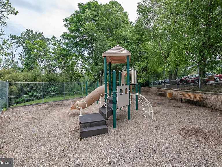 1640 Oakwood Dr #W-216 — Photo 51
