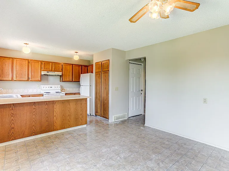 3408 64th St NE — Photo 8