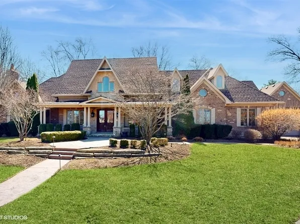 205 Burr Oak Cir, Elgin, IL 60124