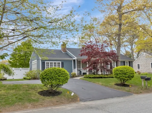 24 Sailfish Dr, East Falmouth, MA 02536