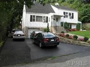 7 Worthington Ter W, White Plains, NY 10607