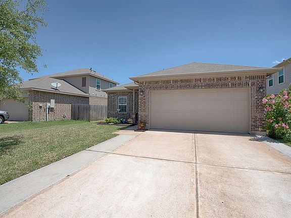 2nd image of 2116 Garnet Ct