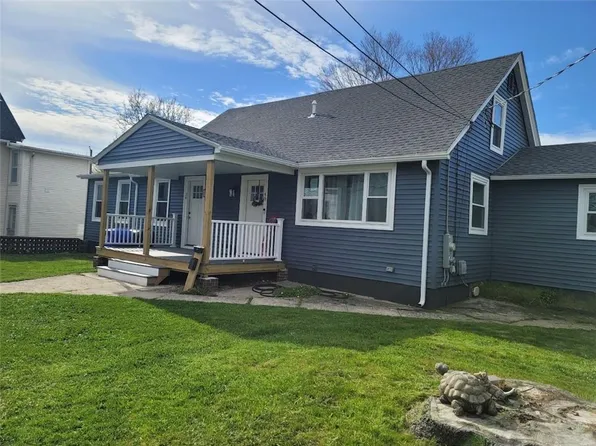 38 Wakefield St, West Warwick, RI 02893