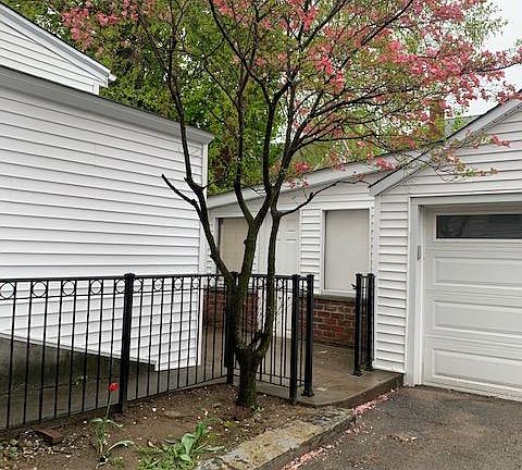 4th image of 140 Winfred Ave #Basement