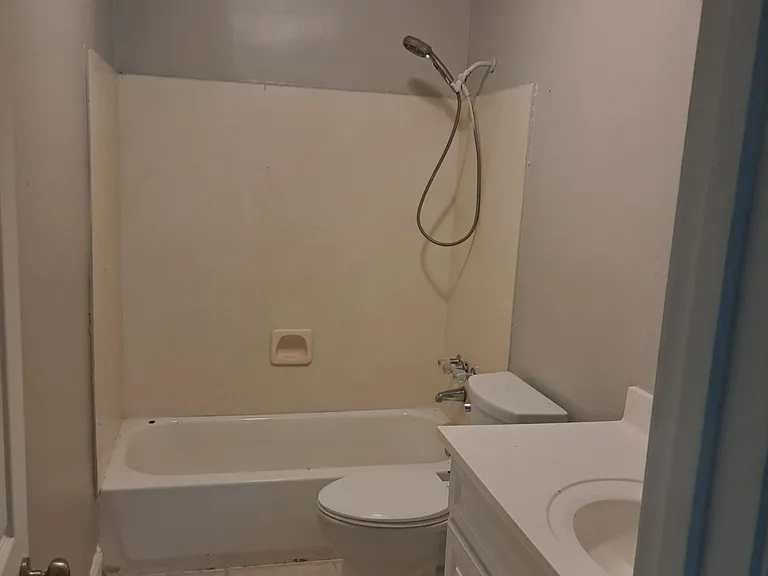 126 Foxbriar St — Photo 8
