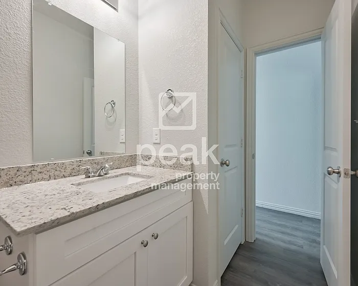 2034 Brookes St — Photo 8