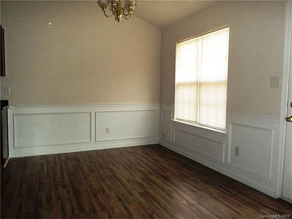 4th image of 8504 Farnsworth Ln
