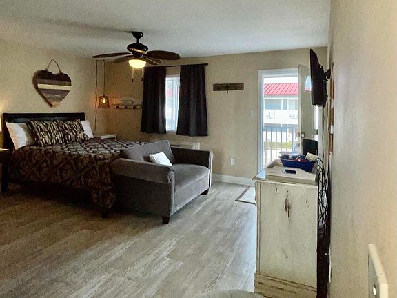 4th image of 1664 Beach Blvd #52