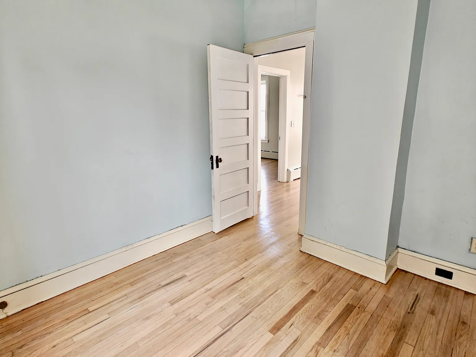 3 bed, 1580 sqft, $2,250 — Photo 3