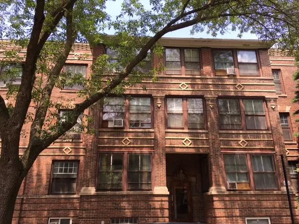 2204 W Berteau Ave #1, Chicago, IL 60618