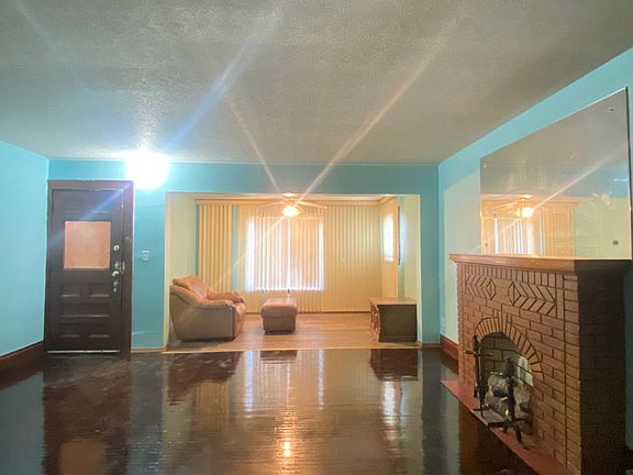 3rd image of 559 High St #1