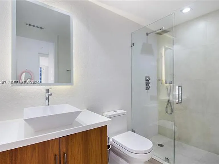 888 Brickell Key Dr #712 — Photo 5