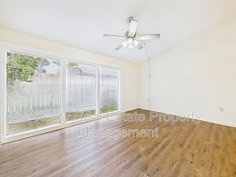 2 bed, 2.0 bath, 1000 sqft, $925 — Photo 3