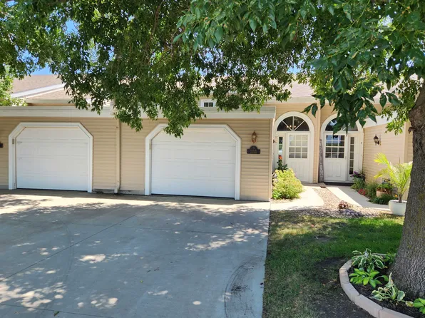 15516 N Tradewind Dr, Spirit Lake, IA 51360