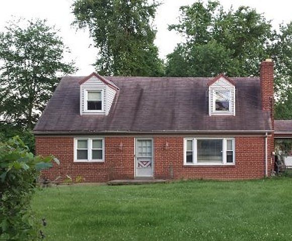 1st image of 900 Groton Ct