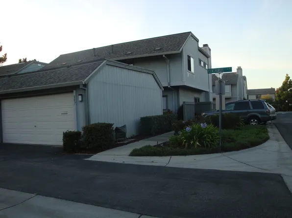 807 Centaurus Ln, Foster City, CA 94404