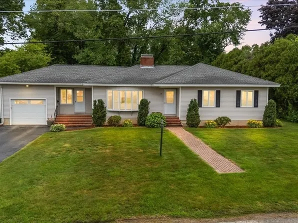 19 Meadow Ln, North Andover, MA 01845