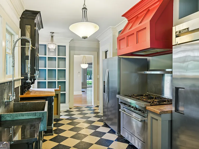 1500 N Highland Ave NE — Photo 17