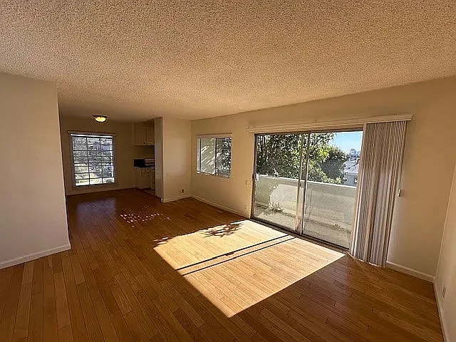 1 bed, 800 sqft, $2,550 — Photo 2