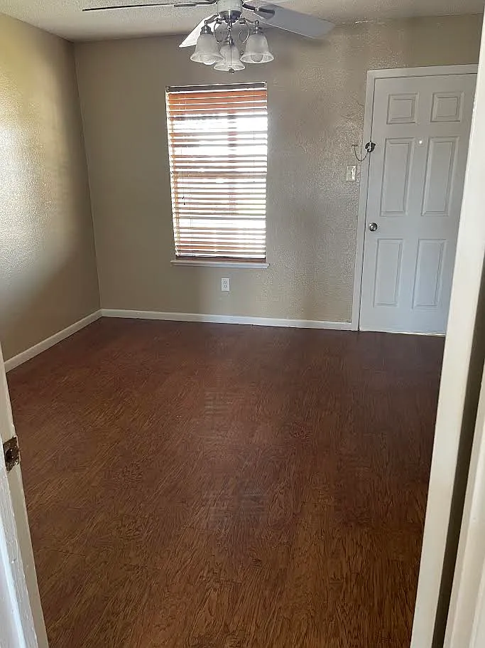 Second Floor 1bd/1ba with Balcony — Photo 3