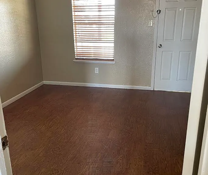 3625 Crestbrook Ct #4 — Photo 3