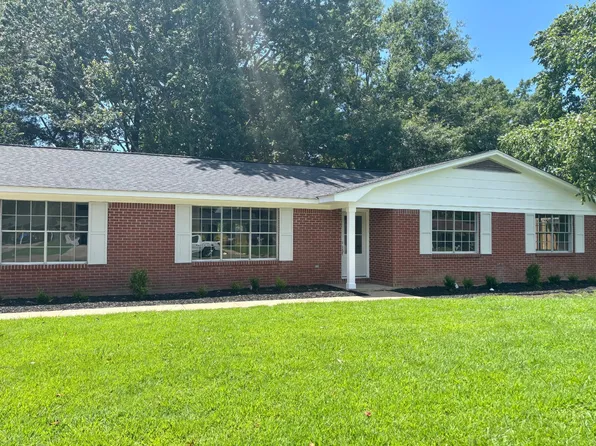 517 Chestnut St, Grenada, MS 38901