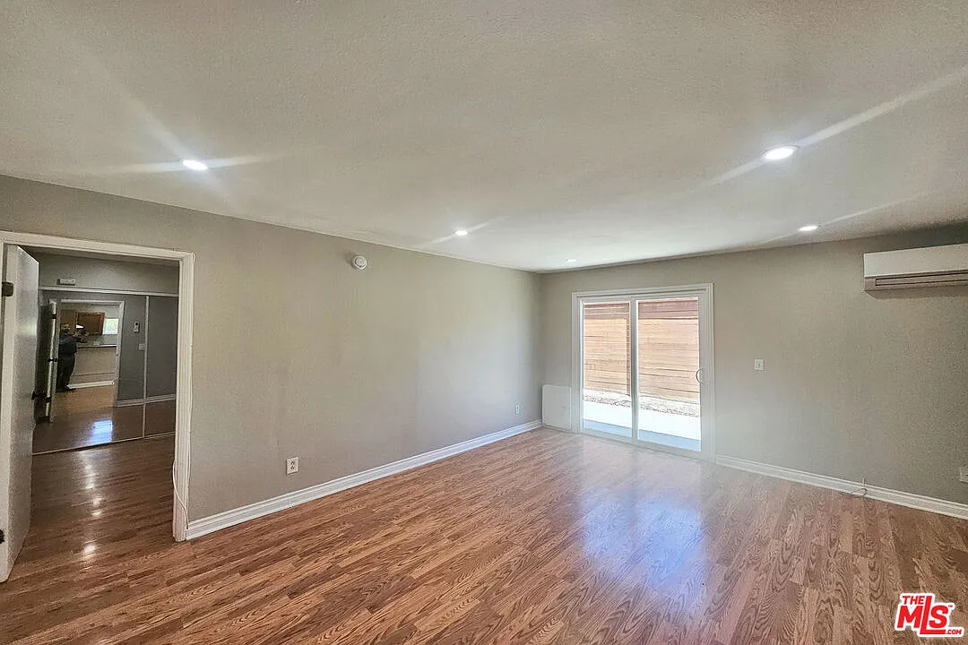 1 bed, 1.0 bath, 800 sqft, $2,395 — Photo 3