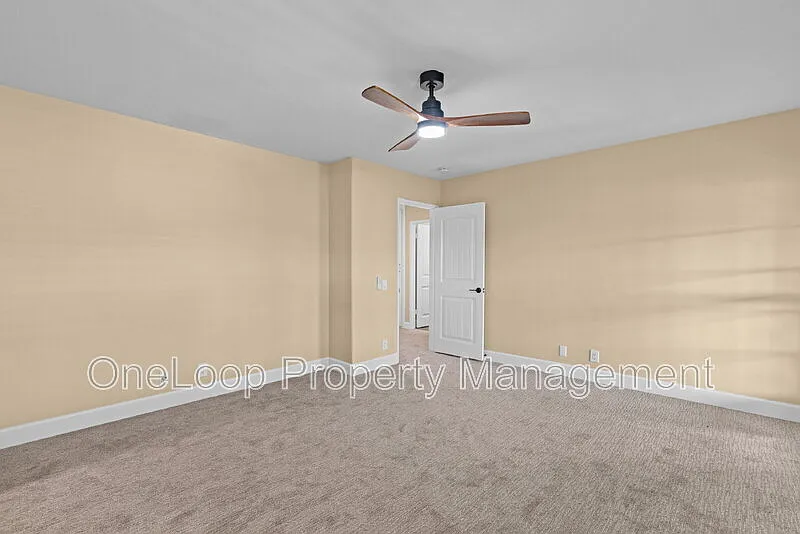 4 bed, 3.0 bath, 1541 sqft, $5,000 — Photo 3