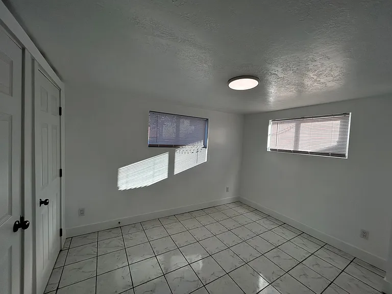 350 N Main St #B — Photo 5