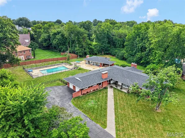 9860 Bridle Trail Ln, Saint Louis, MO 63128