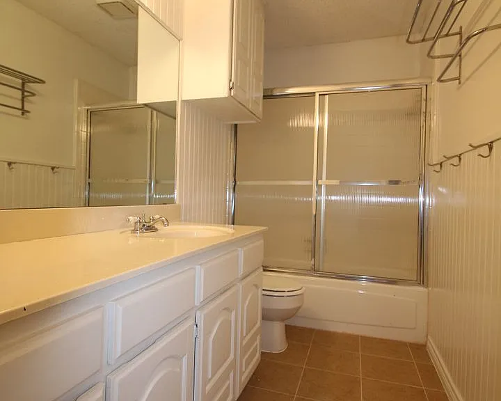 420 Birchwood Ln — Photo 13
