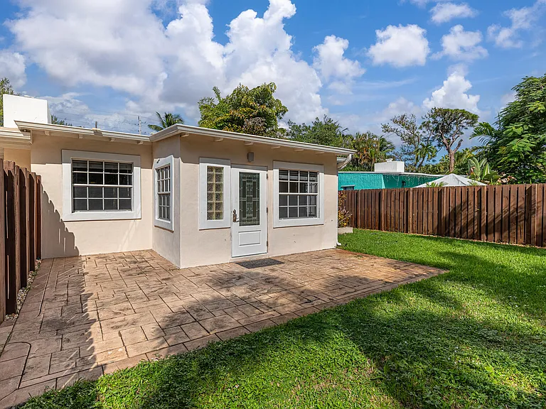 1717 SW 12th Ct — Photo 23