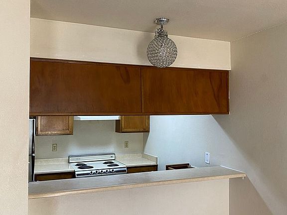 4th image of 2804 W 4th St #C