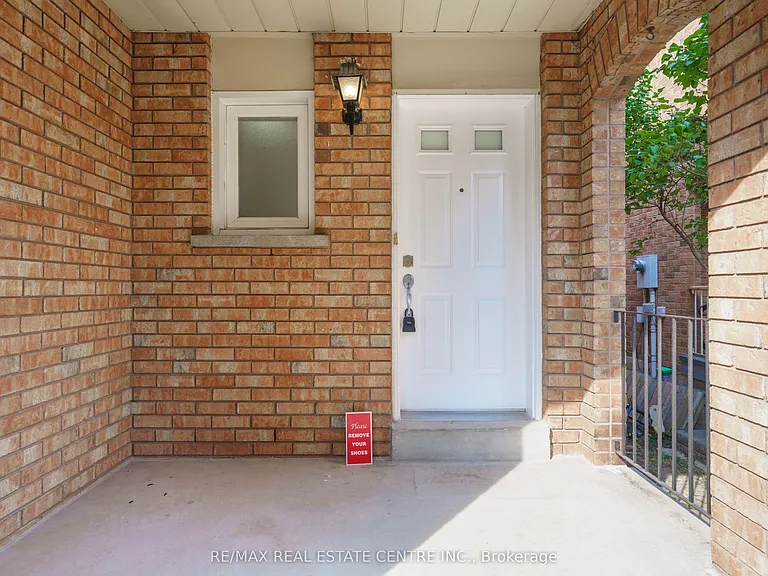5915 Hemingway Rd — Photo 3